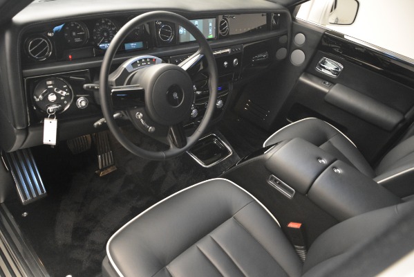 Used 2014 Rolls-Royce Phantom for sale Sold at Pagani of Greenwich in Greenwich CT 06830 15