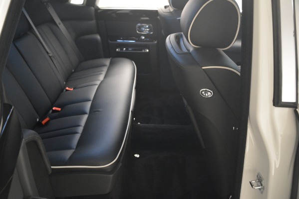 Used 2014 Rolls-Royce Phantom for sale Sold at Pagani of Greenwich in Greenwich CT 06830 24