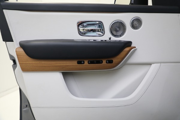 Used 2019 Rolls-Royce Cullinan for sale $329,900 at Pagani of Greenwich in Greenwich CT 06830 18