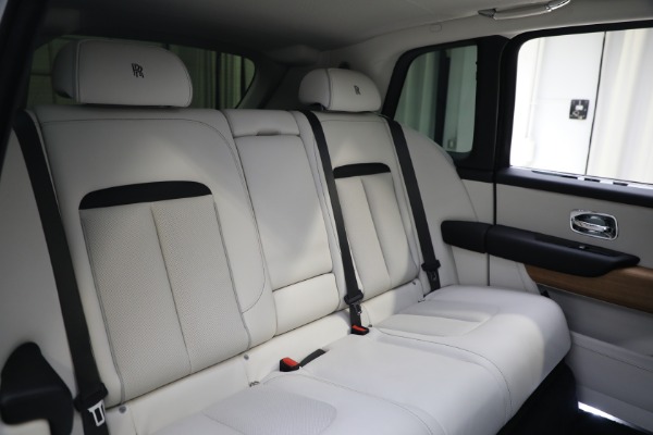 Used 2019 Rolls-Royce Cullinan for sale $329,900 at Pagani of Greenwich in Greenwich CT 06830 24