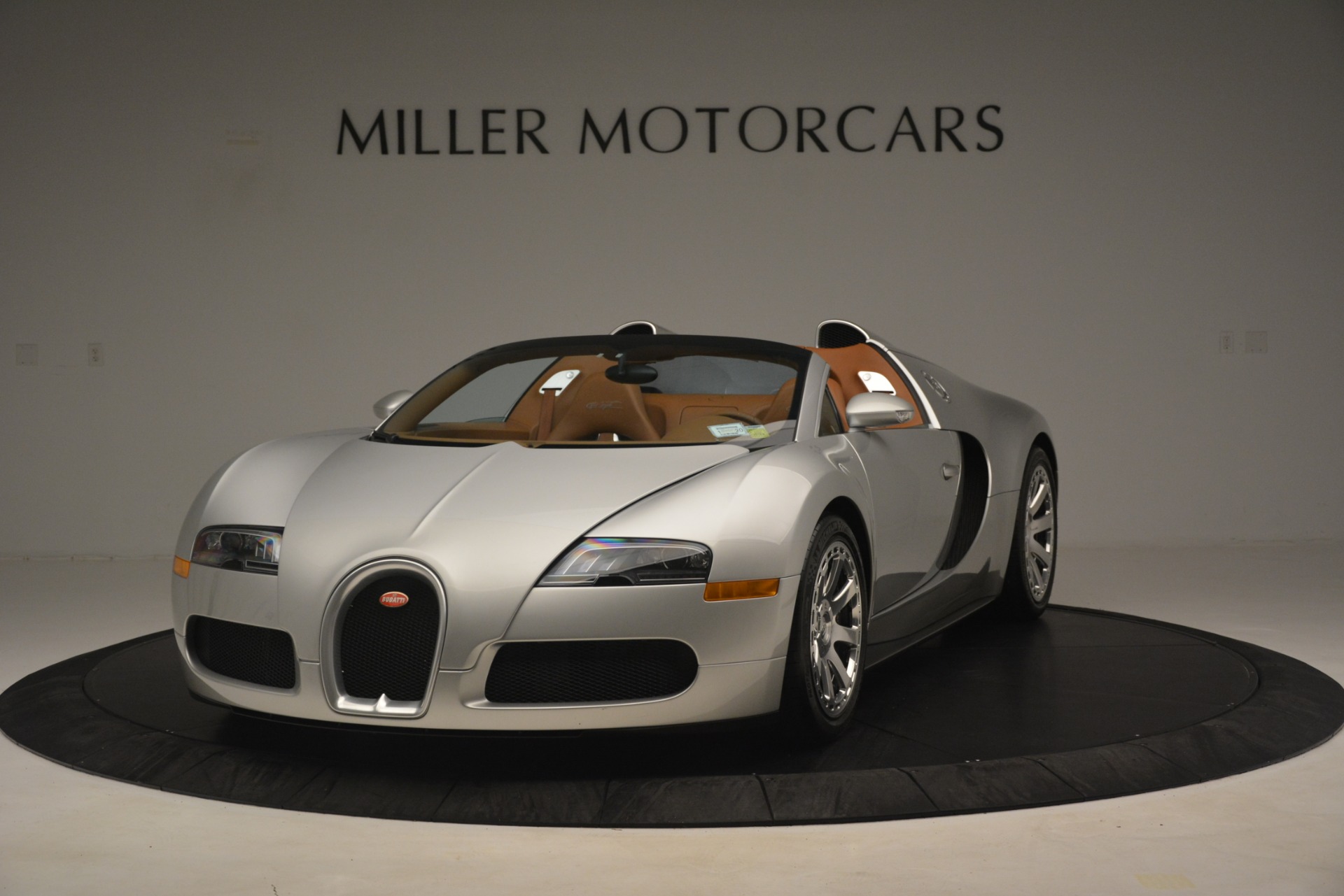 Used 2010 Bugatti Veyron 16.4 Grand Sport for sale $1,900,000 at Pagani of Greenwich in Greenwich CT 06830 1