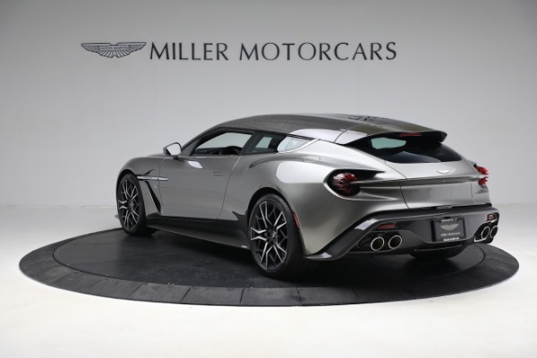 Used 2019 Aston Martin Vanquish Zagato Shooting Brake for sale $699,900 at Pagani of Greenwich in Greenwich CT 06830 4