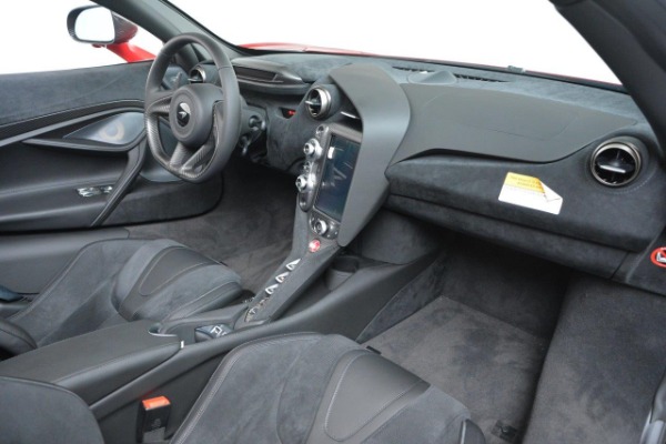 Used 0 for sale Sold at Pagani of Greenwich in Greenwich CT 06830 27