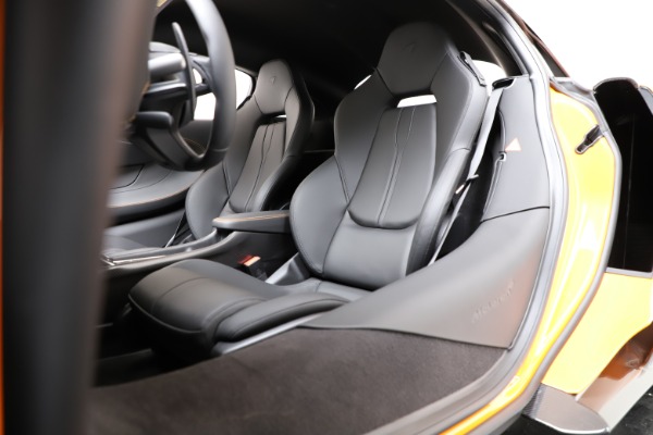 New 2019 McLaren 600LT Coupe for sale $279,310 at Pagani of Greenwich in Greenwich CT 06830 17