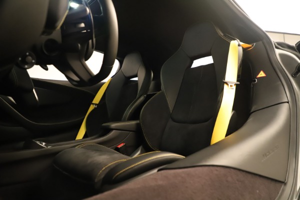 Used 2017 McLaren 570S for sale $167,900 at Pagani of Greenwich in Greenwich CT 06830 16