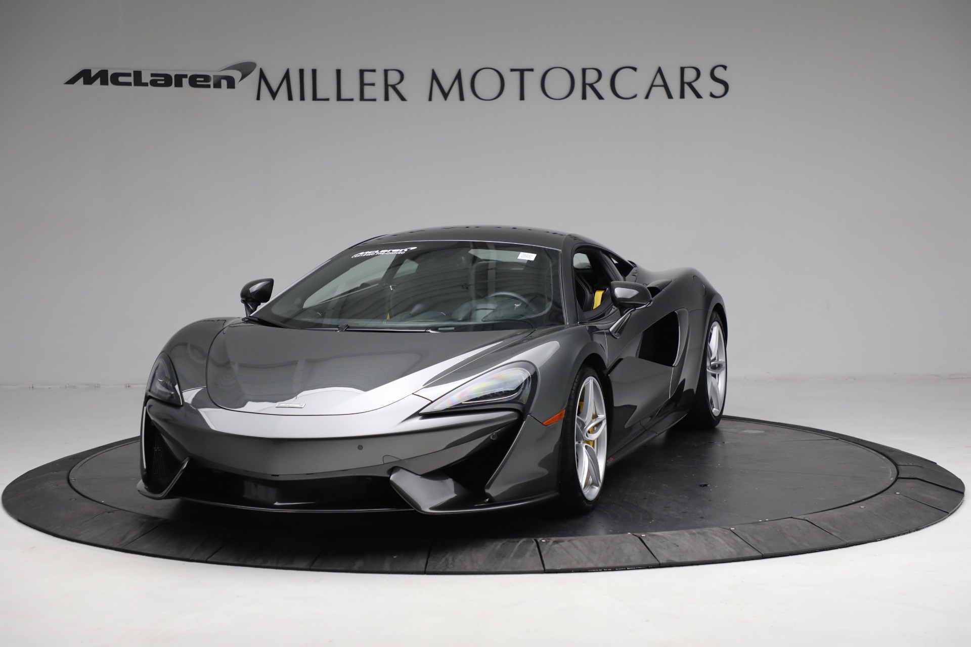 Used 2017 McLaren 570S Coupe for sale $176,900 at Pagani of Greenwich in Greenwich CT 06830 1