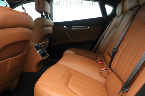 Used 2014 Maserati Quattroporte S Q4 for sale Sold at Pagani of Greenwich in Greenwich CT 06830 17