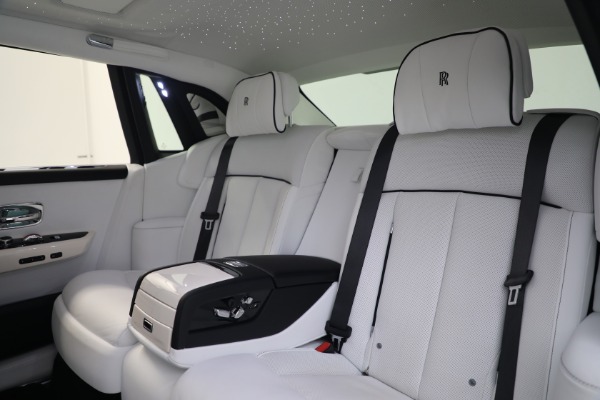 Used 2020 Rolls-Royce Phantom for sale Sold at Pagani of Greenwich in Greenwich CT 06830 20