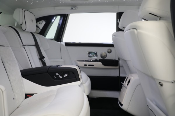 Used 2020 Rolls-Royce Phantom for sale $429,900 at Pagani of Greenwich in Greenwich CT 06830 26