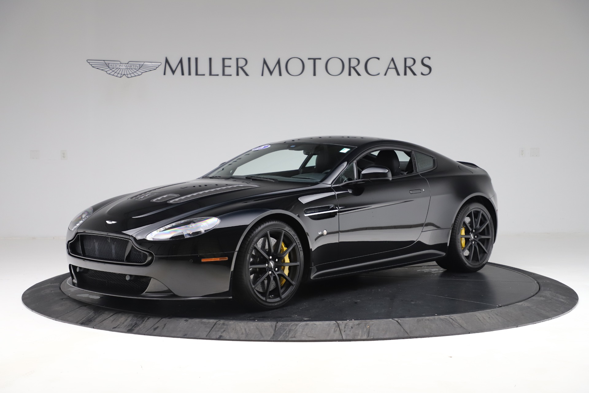 Used 2015 Aston Martin V12 Vantage S Coupe for sale Sold at Pagani of Greenwich in Greenwich CT 06830 1