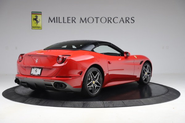 Used 2017 Ferrari California T for sale Sold at Pagani of Greenwich in Greenwich CT 06830 16