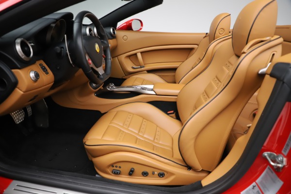 Used 2013 Ferrari California 30 for sale Sold at Pagani of Greenwich in Greenwich CT 06830 20