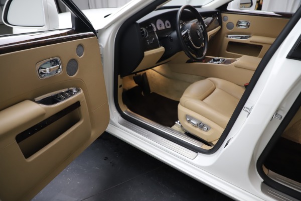 Used 2015 Rolls-Royce Ghost for sale Sold at Pagani of Greenwich in Greenwich CT 06830 23
