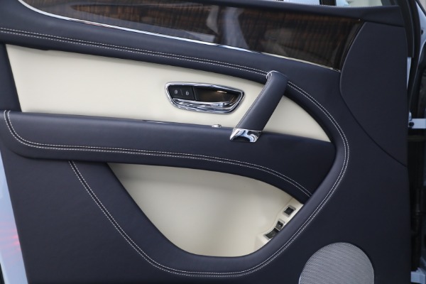 Used 2020 Bentley Bentayga V8 for sale $129,900 at Pagani of Greenwich in Greenwich CT 06830 26