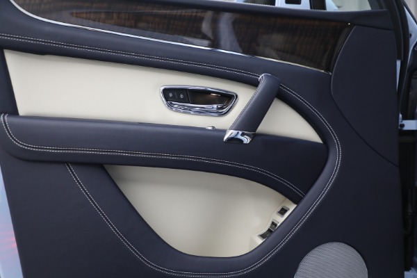Used 2020 Bentley Bentayga V8 for sale $129,900 at Pagani of Greenwich in Greenwich CT 06830 27