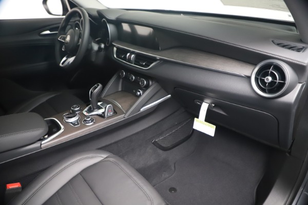 New 2020 Alfa Romeo Stelvio Ti Lusso Q4 for sale $55,790 at Pagani of Greenwich in Greenwich CT 06830 22
