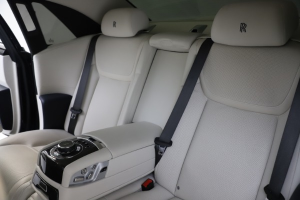 Used 2015 Rolls-Royce Ghost for sale Sold at Pagani of Greenwich in Greenwich CT 06830 17
