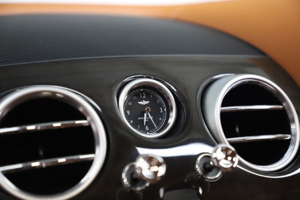 Used 2016 Bentley Flying Spur V8 for sale Sold at Pagani of Greenwich in Greenwich CT 06830 21