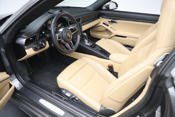Used 2017 Porsche 911 Targa 4S for sale $119,900 at Pagani of Greenwich in Greenwich CT 06830 23