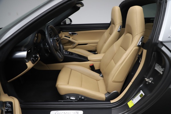 Used 2017 Porsche 911 Targa 4S for sale $119,900 at Pagani of Greenwich in Greenwich CT 06830 24