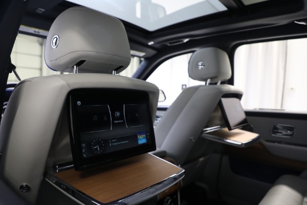 Used 2019 Rolls-Royce Cullinan for sale $299,900 at Pagani of Greenwich in Greenwich CT 06830 16