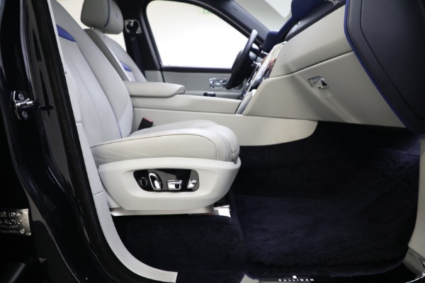 Used 2019 Rolls-Royce Cullinan for sale $299,900 at Pagani of Greenwich in Greenwich CT 06830 20