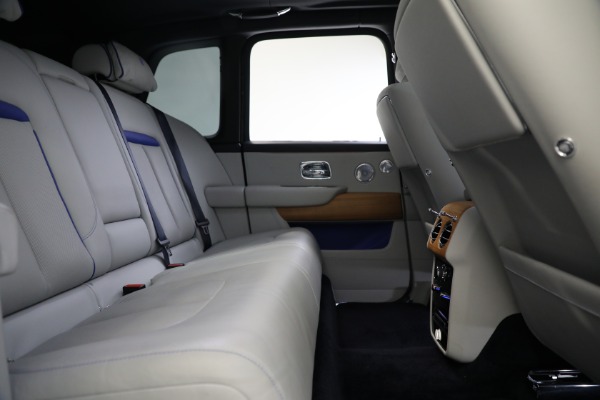 Used 2019 Rolls-Royce Cullinan for sale $299,900 at Pagani of Greenwich in Greenwich CT 06830 23