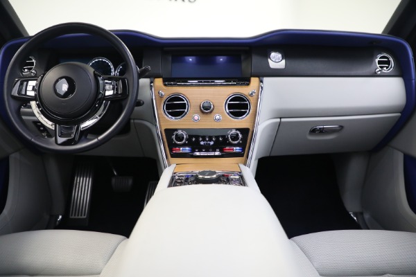 Used 2019 Rolls-Royce Cullinan for sale $299,900 at Pagani of Greenwich in Greenwich CT 06830 4