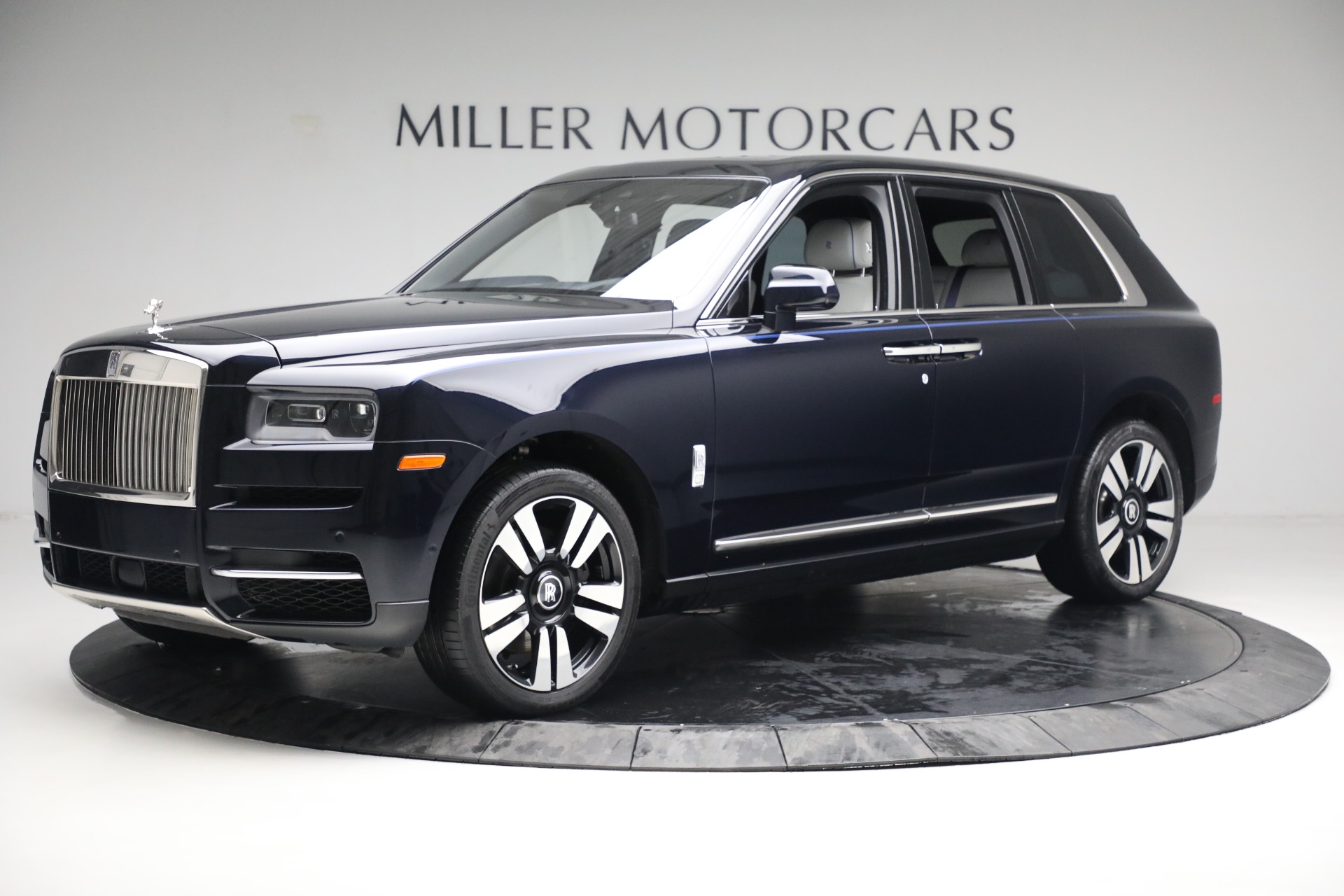 Used 2019 Rolls-Royce Cullinan for sale Sold at Pagani of Greenwich in Greenwich CT 06830 1