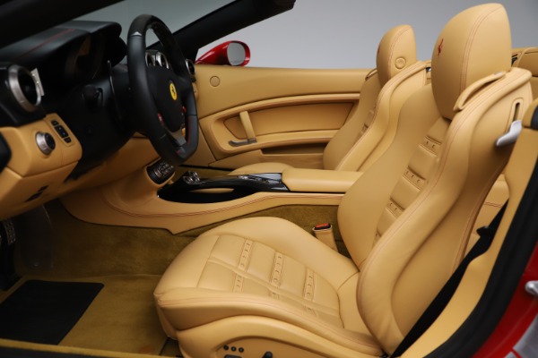 Used 2014 Ferrari California 30 for sale Sold at Pagani of Greenwich in Greenwich CT 06830 19