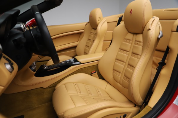 Used 2014 Ferrari California 30 for sale Sold at Pagani of Greenwich in Greenwich CT 06830 20