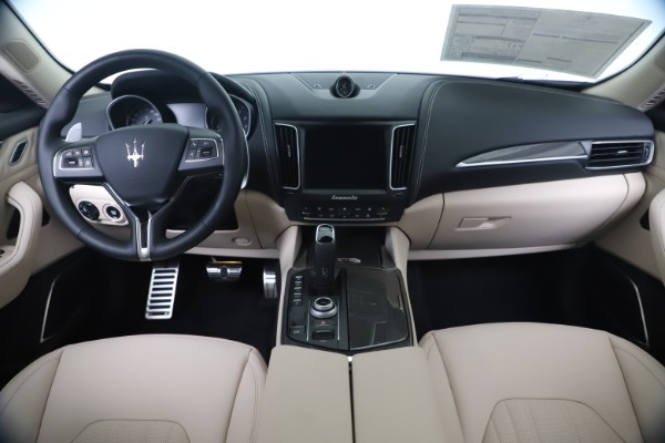 New 2020 Maserati Levante S Q4 GranLusso for sale $97,335 at Pagani of Greenwich in Greenwich CT 06830 16