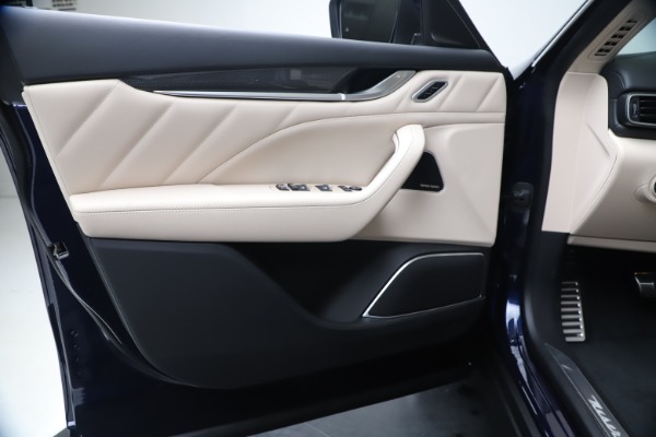 New 2020 Maserati Levante S Q4 GranLusso for sale $97,335 at Pagani of Greenwich in Greenwich CT 06830 17