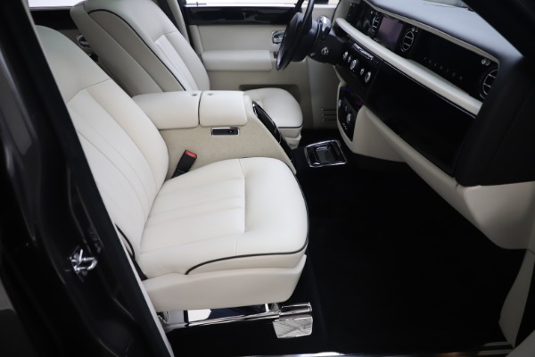 Used 2013 Rolls-Royce Phantom for sale Sold at Pagani of Greenwich in Greenwich CT 06830 18