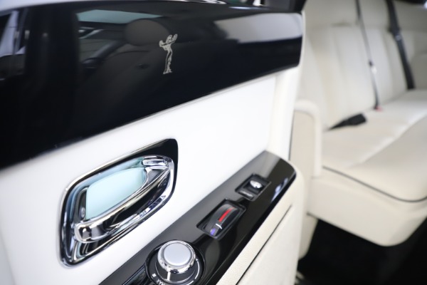 Used 2013 Rolls-Royce Phantom for sale Sold at Pagani of Greenwich in Greenwich CT 06830 22