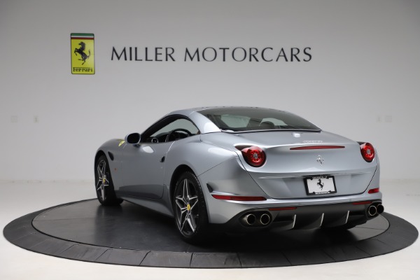 Used 2016 Ferrari California T for sale Sold at Pagani of Greenwich in Greenwich CT 06830 17