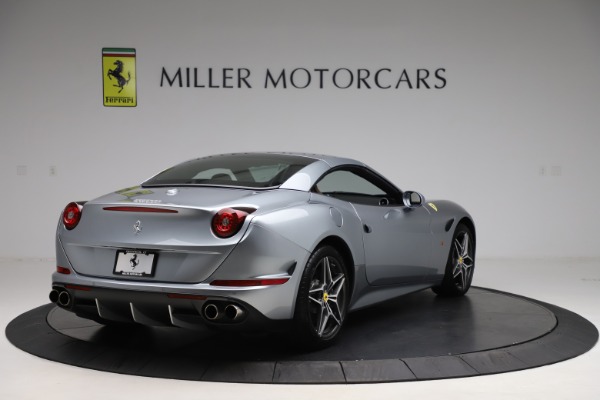 Used 2016 Ferrari California T for sale Sold at Pagani of Greenwich in Greenwich CT 06830 19