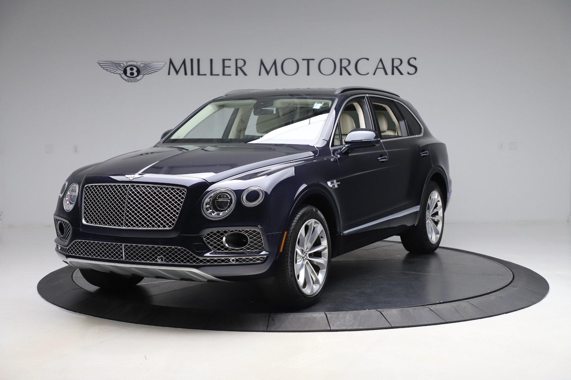 Used 2017 Bentley Bentayga W12 for sale Sold at Pagani of Greenwich in Greenwich CT 06830 1