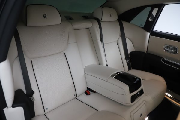 Used 2015 Rolls-Royce Ghost Base for sale Sold at Pagani of Greenwich in Greenwich CT 06830 15