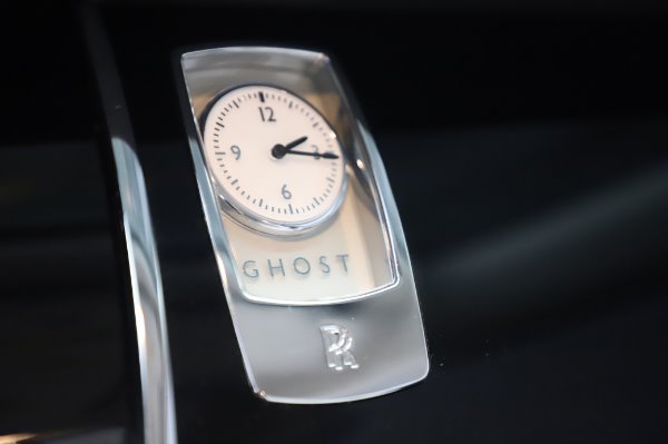 Used 2015 Rolls-Royce Ghost for sale $159,900 at Pagani of Greenwich in Greenwich CT 06830 24