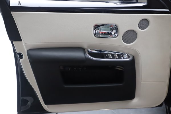 Used 2015 Rolls-Royce Ghost for sale $159,900 at Pagani of Greenwich in Greenwich CT 06830 27
