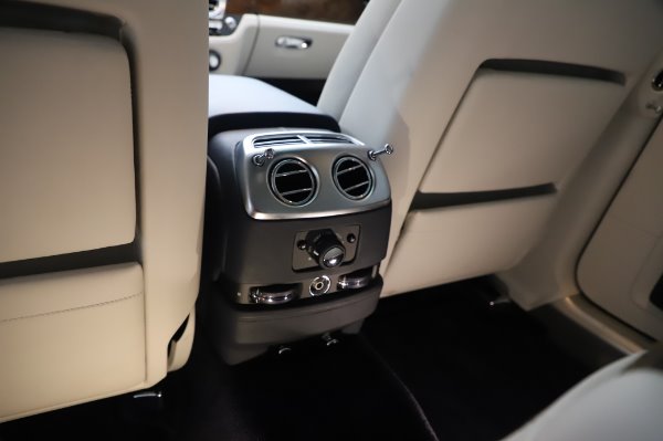 Used 2016 Rolls-Royce Ghost for sale Sold at Pagani of Greenwich in Greenwich CT 06830 25