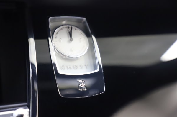 Used 2018 Rolls-Royce Ghost for sale $249,900 at Pagani of Greenwich in Greenwich CT 06830 18