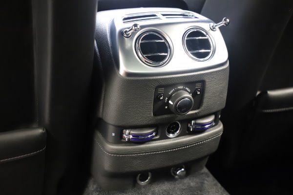 Used 2018 Rolls-Royce Ghost for sale $249,900 at Pagani of Greenwich in Greenwich CT 06830 19