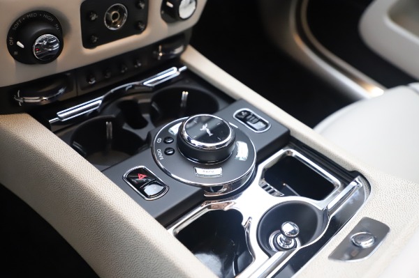 Used 2015 Rolls-Royce Wraith Base for sale $178,900 at Pagani of Greenwich in Greenwich CT 06830 19