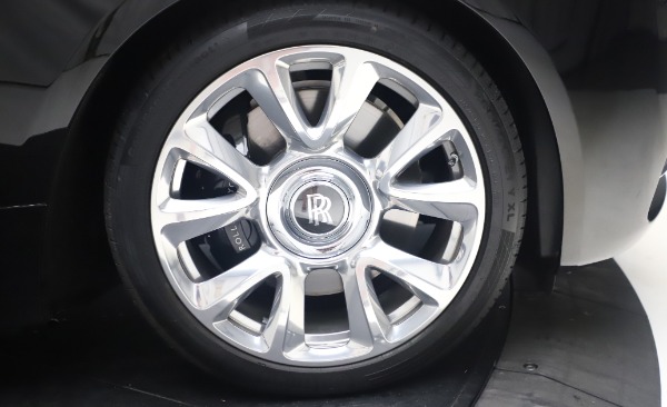 Used 2015 Rolls-Royce Wraith Base for sale $178,900 at Pagani of Greenwich in Greenwich CT 06830 27