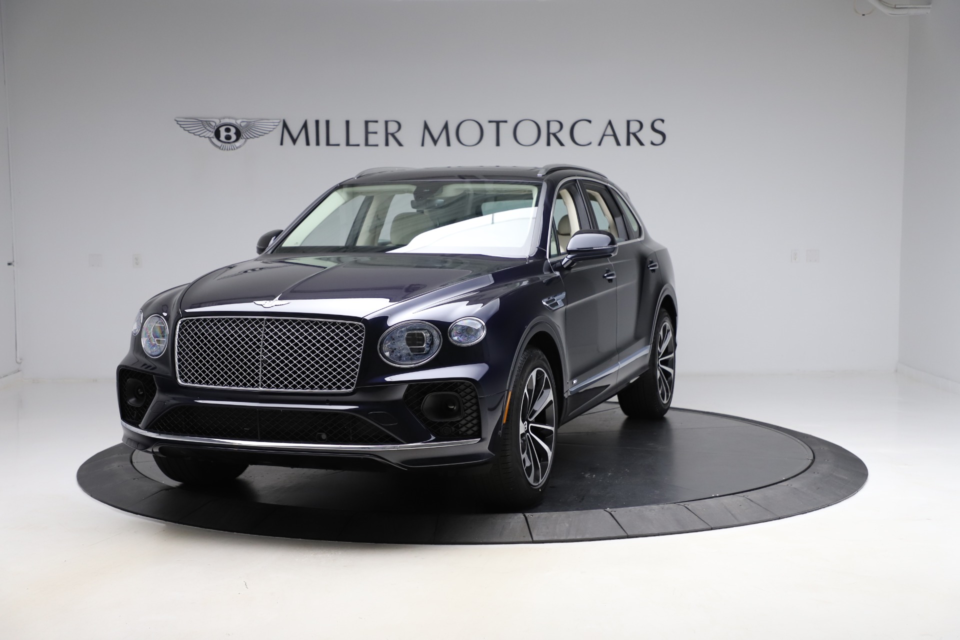 New 2021 Bentley Bentayga V8 for sale Sold at Pagani of Greenwich in Greenwich CT 06830 1