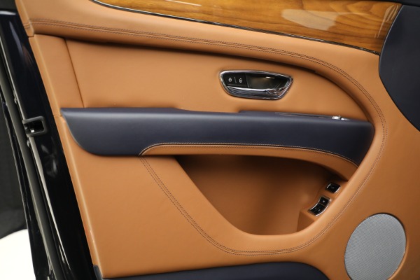 Used 2021 Bentley Bentayga V8 for sale $133,900 at Pagani of Greenwich in Greenwich CT 06830 21