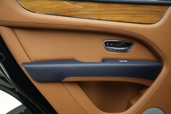Used 2021 Bentley Bentayga V8 for sale $133,900 at Pagani of Greenwich in Greenwich CT 06830 25