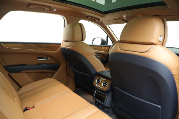 Used 2021 Bentley Bentayga V8 for sale $133,900 at Pagani of Greenwich in Greenwich CT 06830 26